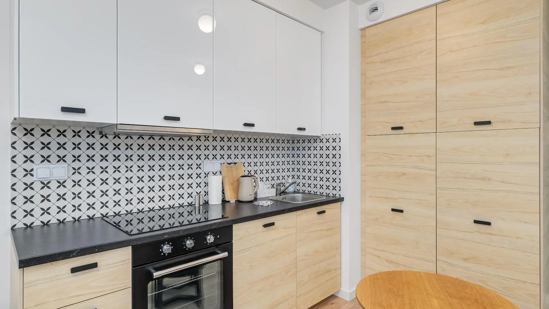 Przy Torach 4 By Nyx Apart Warsaw Apartment